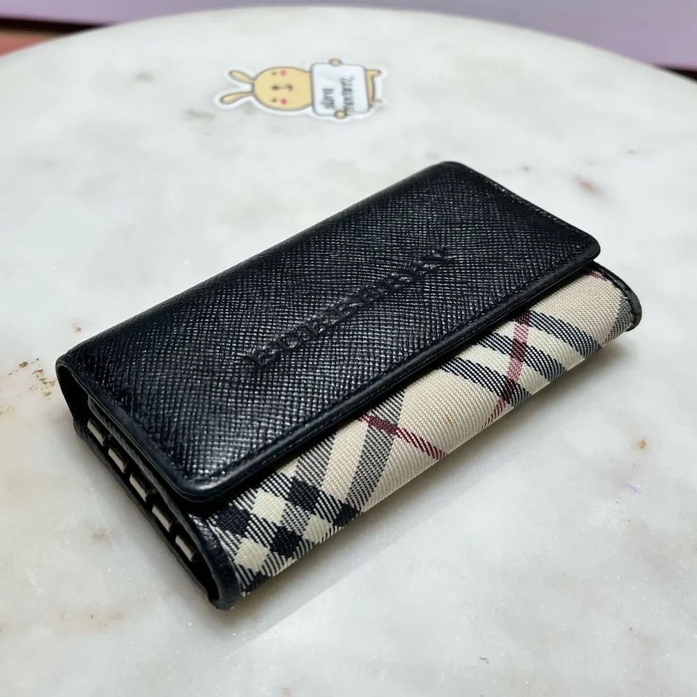 Burberry BURBERRY  Nova Check 4 Key Holder Case Black and Beige EUC